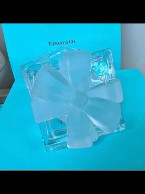 Tiffany & Co. Clear trinket Crystal Box with Frosted White Bow 3x3.